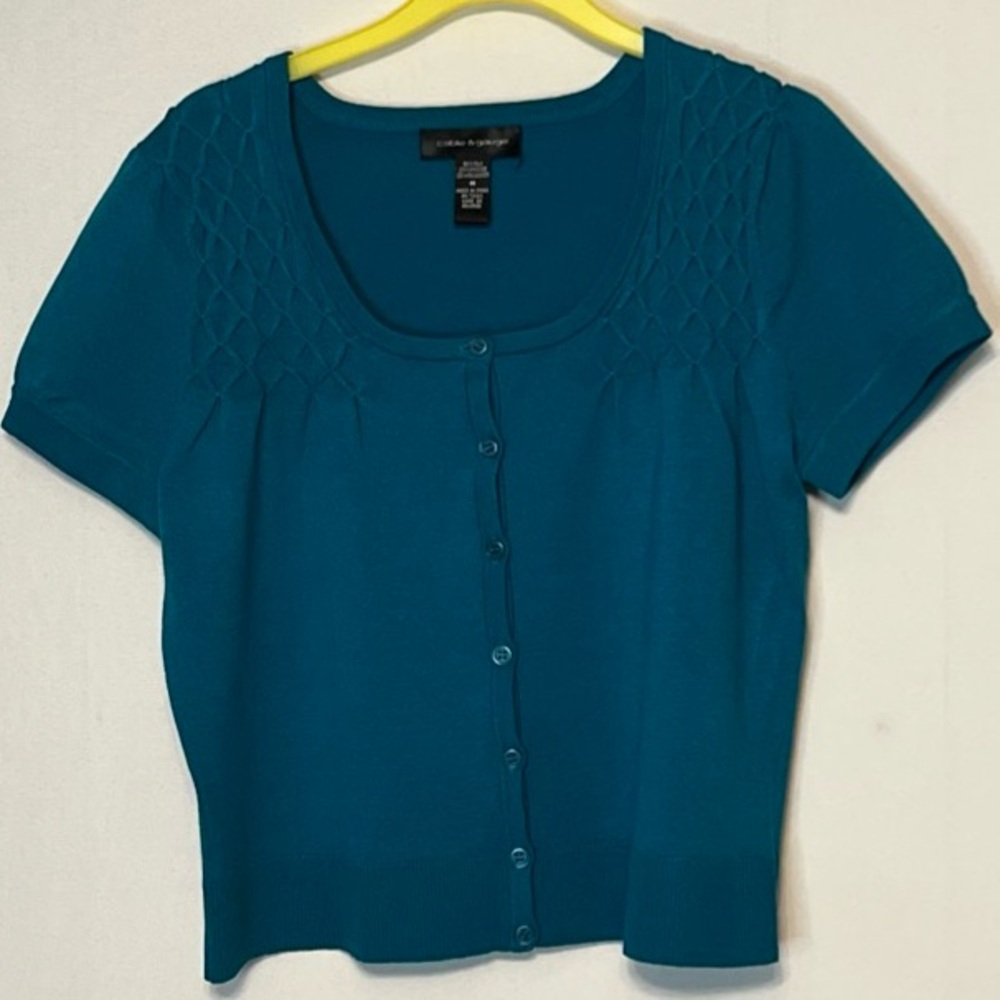 Cable & Gauge Blouse Top Womens Size Medium Green Viscose Button Down.